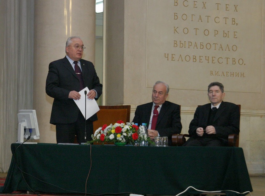 https://www.msu.ru/upload/iblock/f99/07_12_04_1.jpg